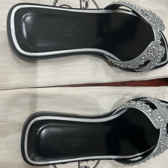 NEW Hermes Oran Suede Goatskin Crystal Oran Sandals 35.5 Gris Argente - Picture 9 of 11